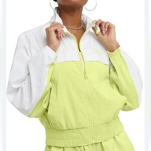 Champion Women’s Full Zip Windbreaker Jacket size XL